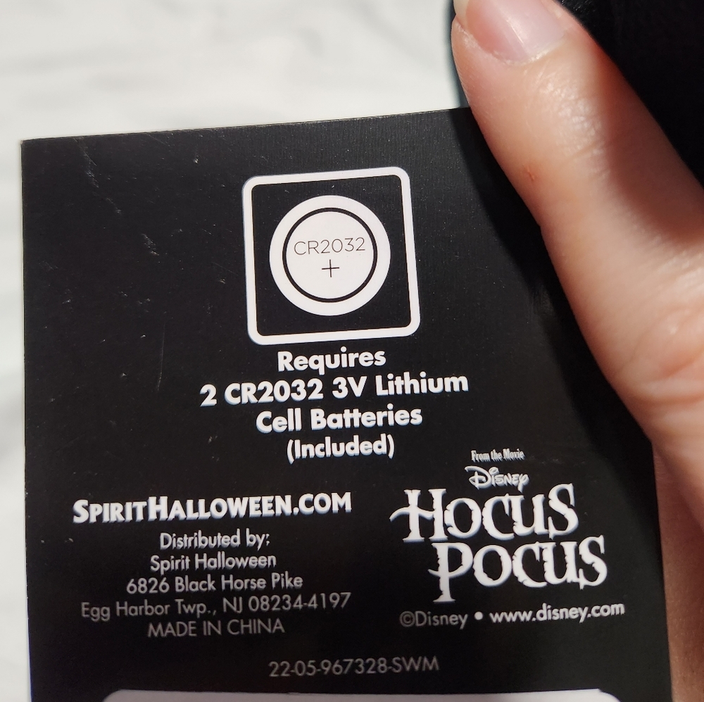 Hocus Pocus Cat Keychain Plush - Picture 9 of 9